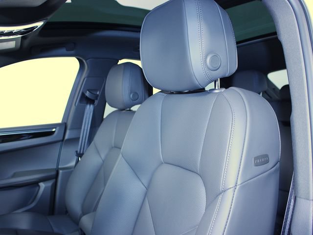 New 2026 Porsche Macan AWD/4WD image 19
