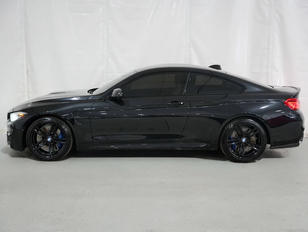 Used 2018 BMW M4 Coupe RWD image 2