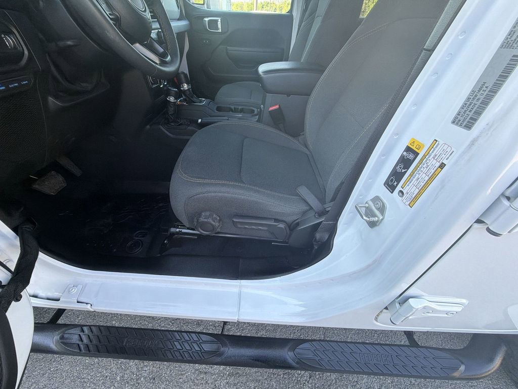 Used 2024 Jeep Wrangler Unlimited w/ Convenience Group AWD/4WD image 12