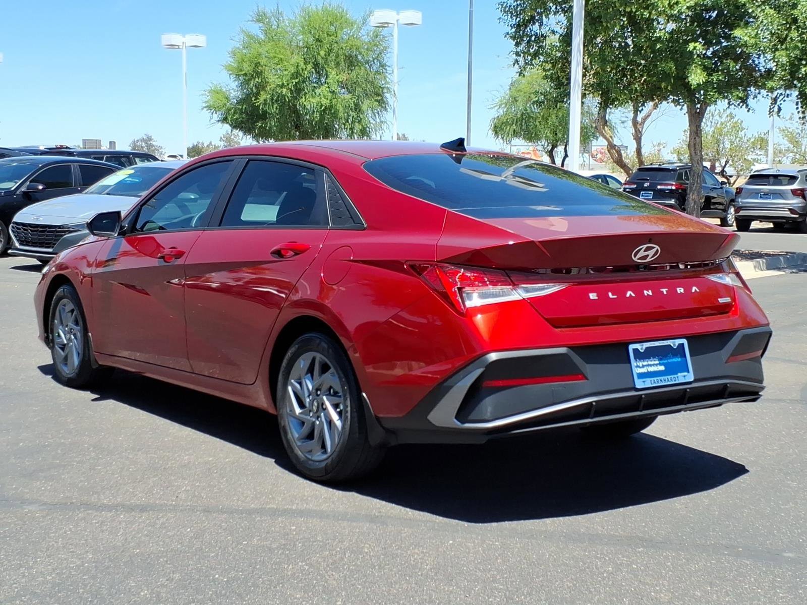 Certified 2024 Hyundai Elantra Blue FWD image 3