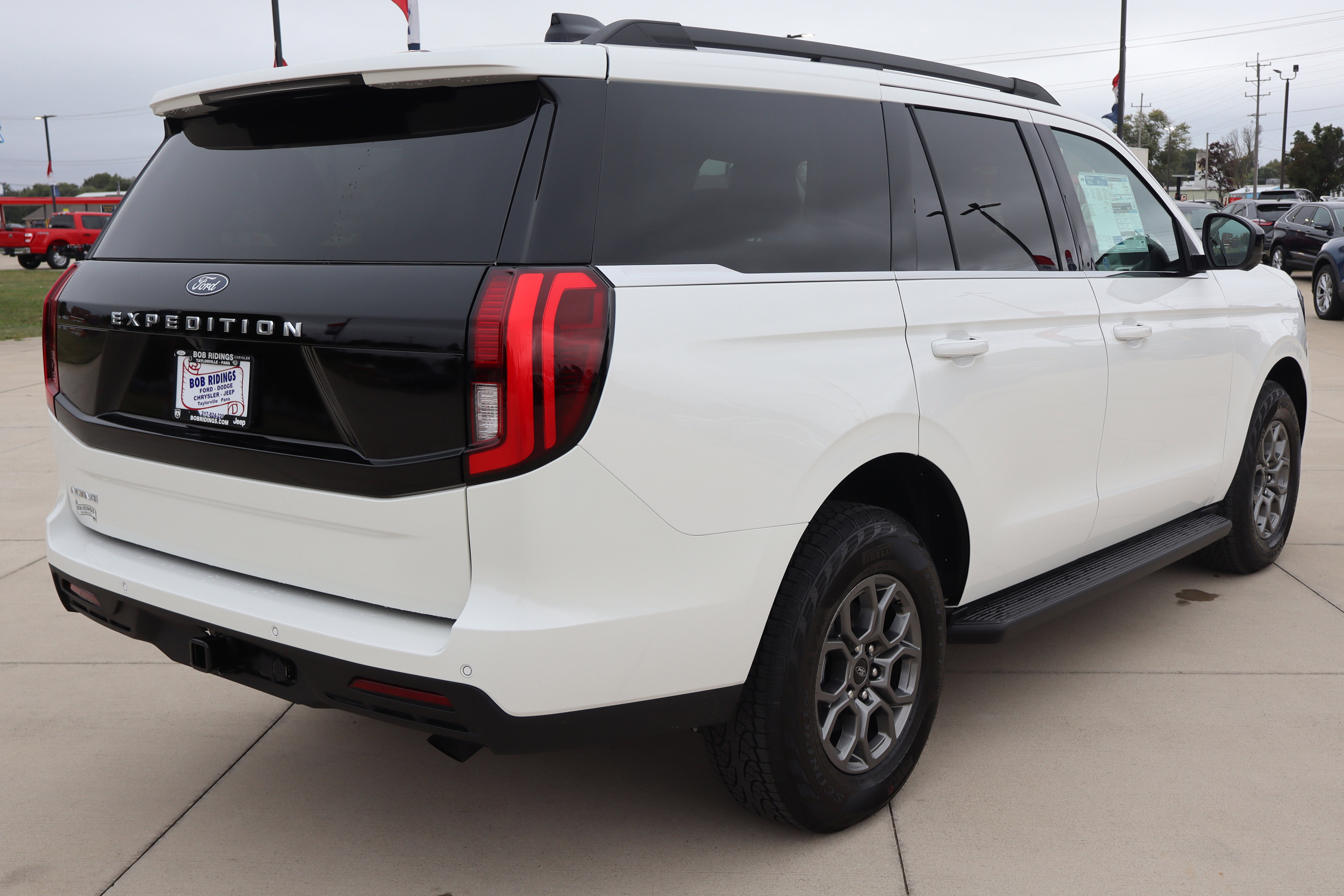 New 2025 Ford Expedition Active image 5