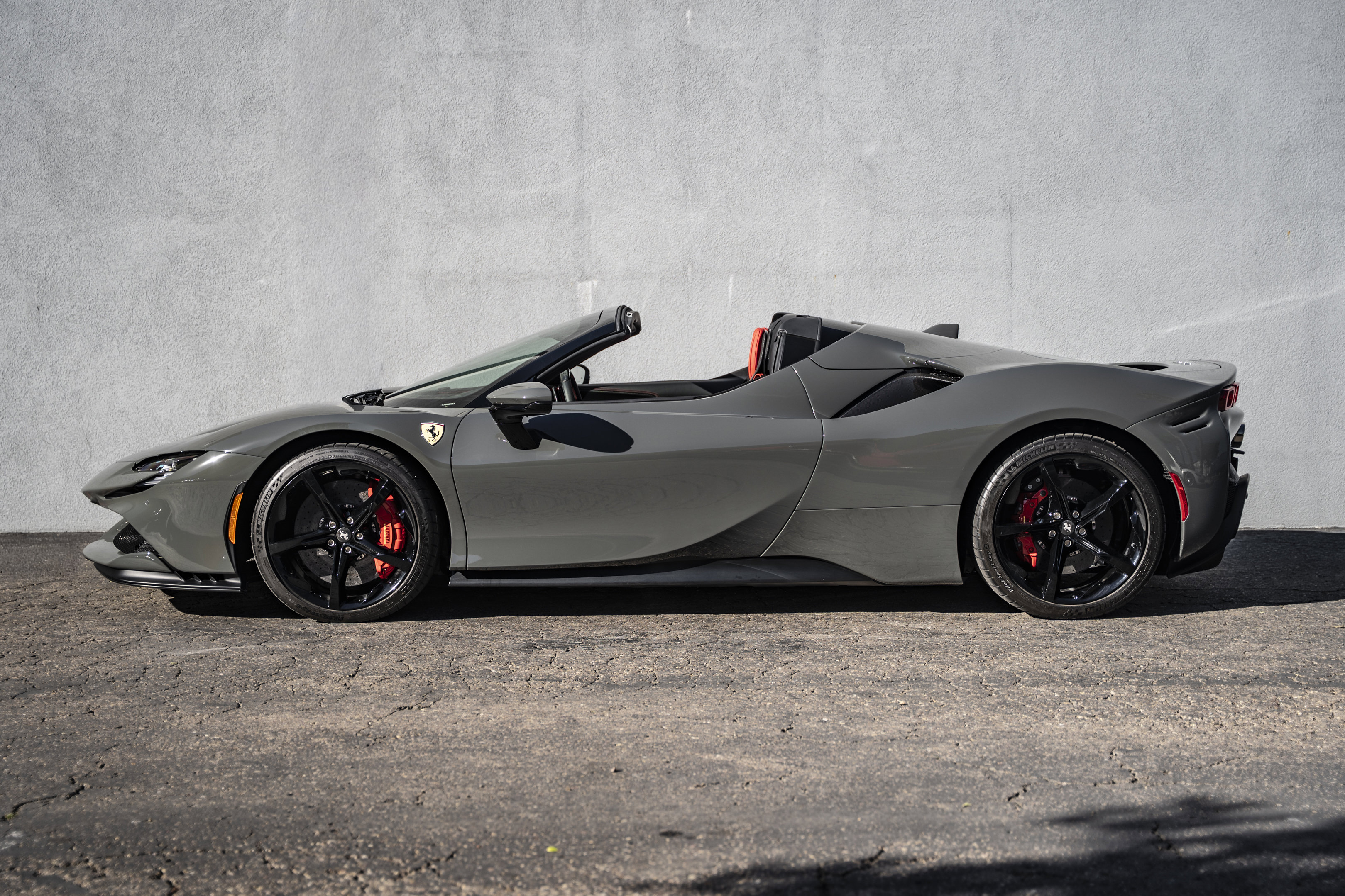 Certified 2025 Ferrari SF90 Spider AWD/4WD image 3