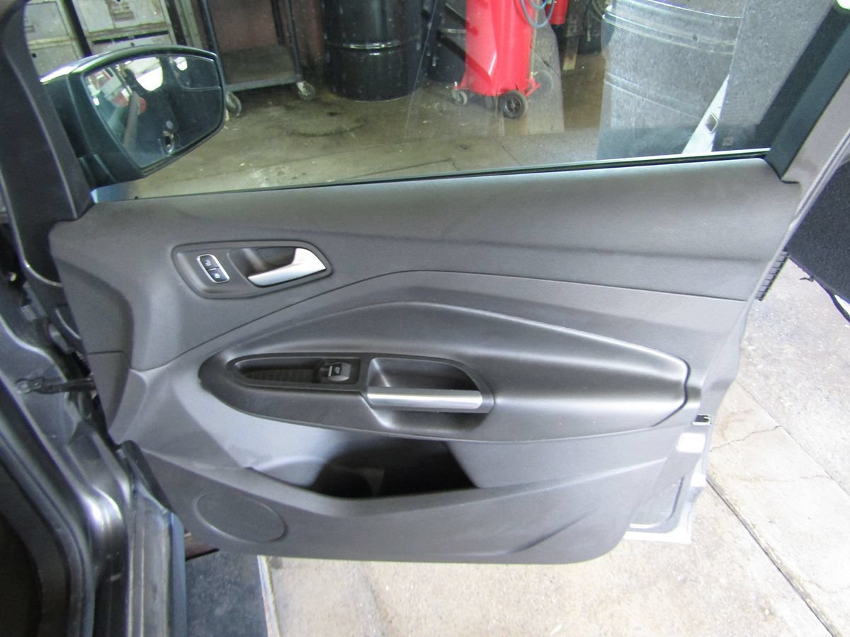 Used 2018 Ford C-MAX SE FWD image 28