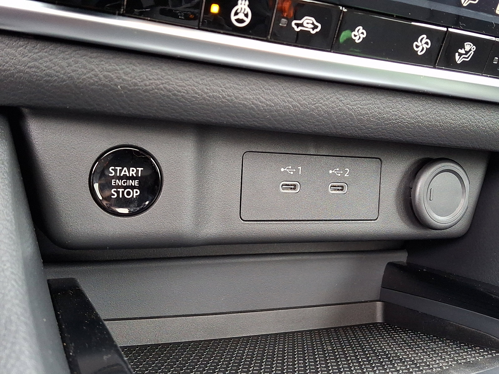 New 2026 Nissan Rogue SV AWD/4WD image 16