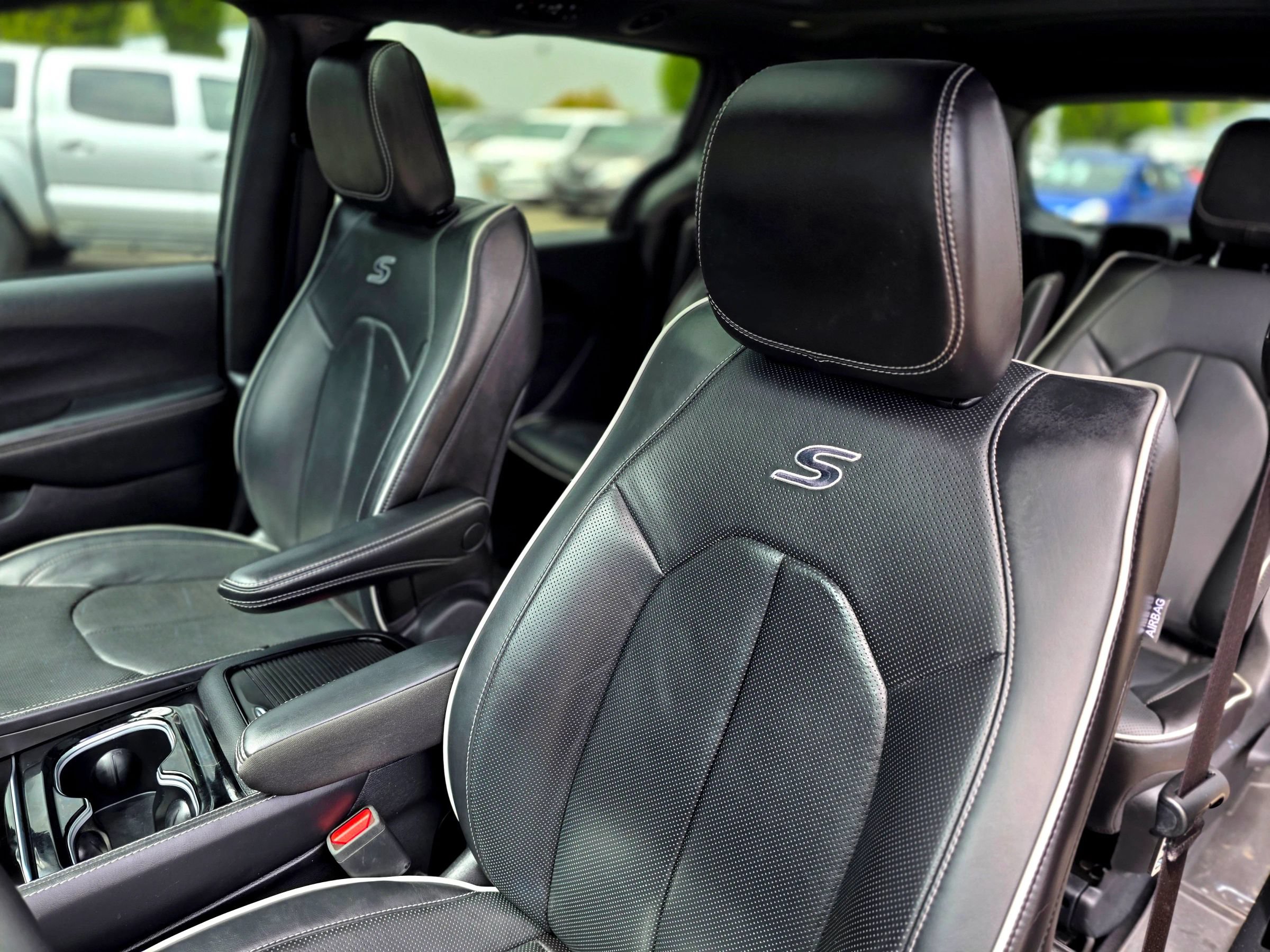 Used 2022 Chrysler Pacifica Limited w/ S Appearance Package FWD image 28