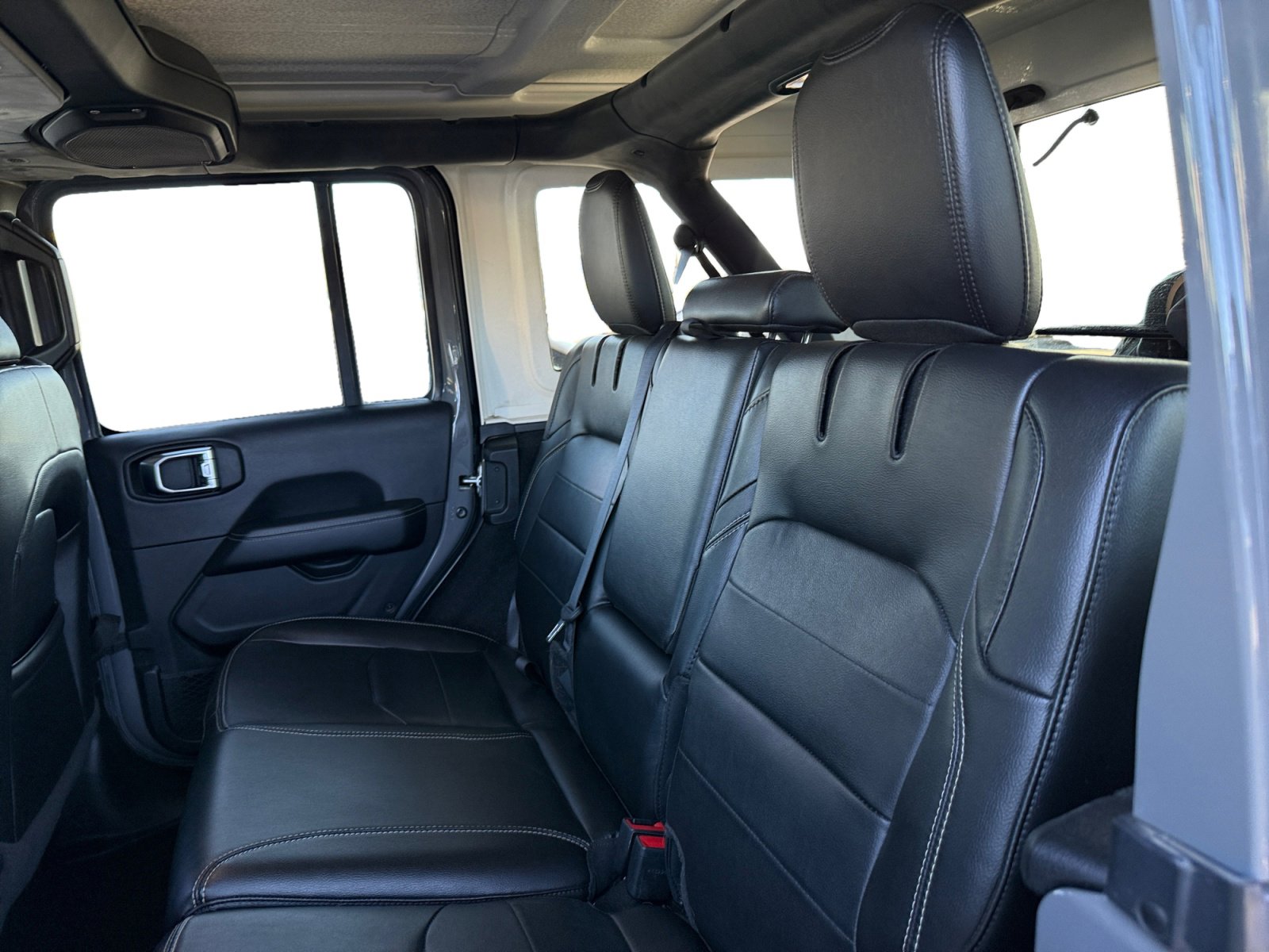 Used 2023 Jeep Wrangler Sahara w/ Cold Weather Group image 11