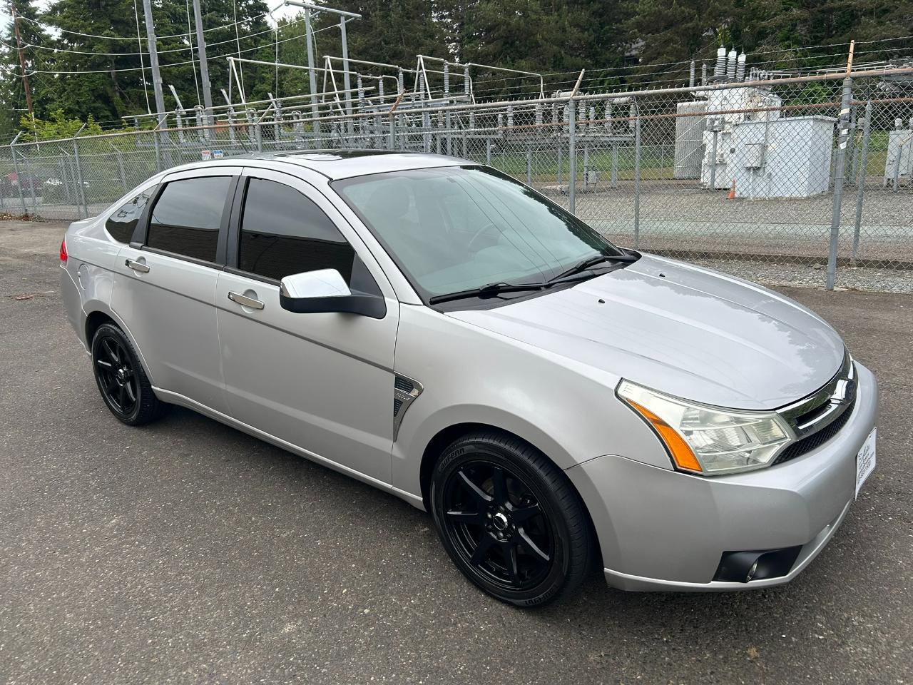 Used 2009 Ford Focus SEL FWD image 3