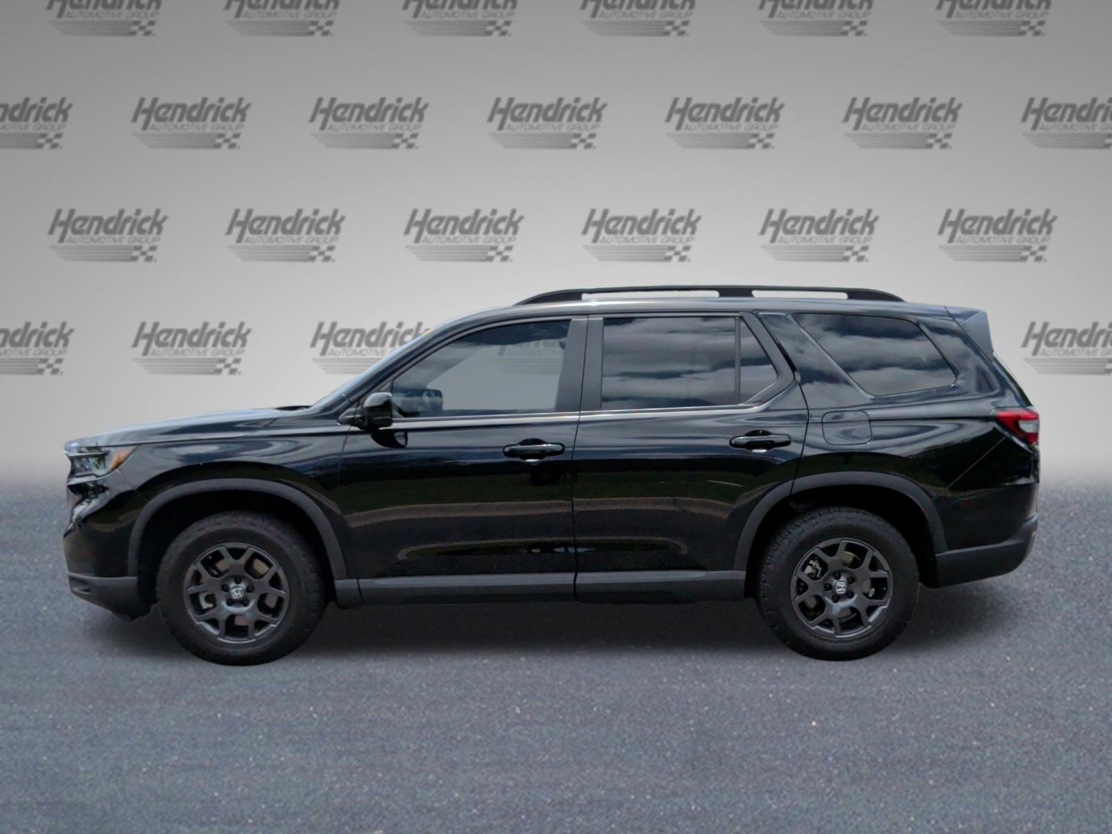 Used 2025 Honda Pilot TrailSport image 10