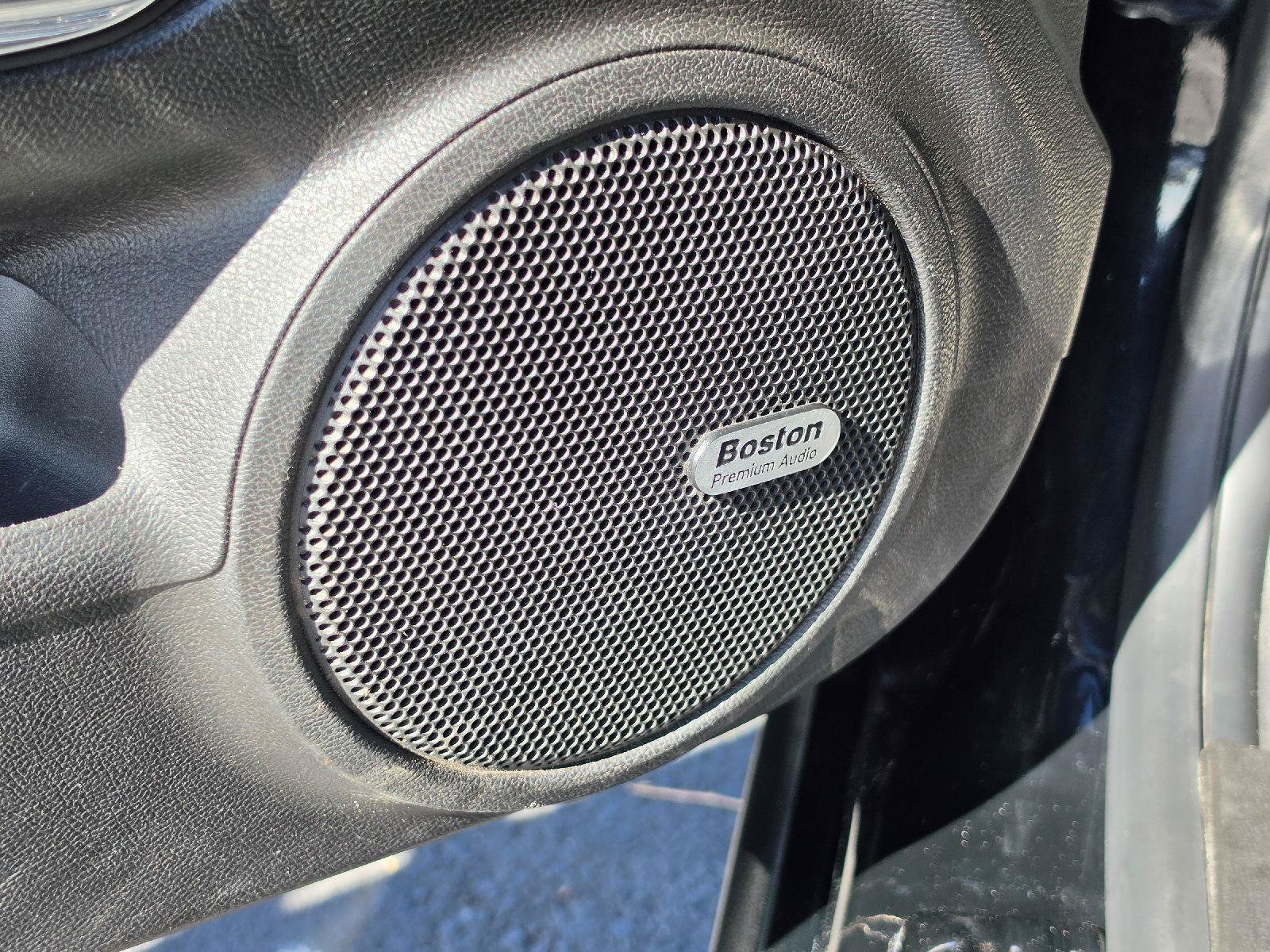 Used 2011 Chevrolet Camaro SS RWD image 15