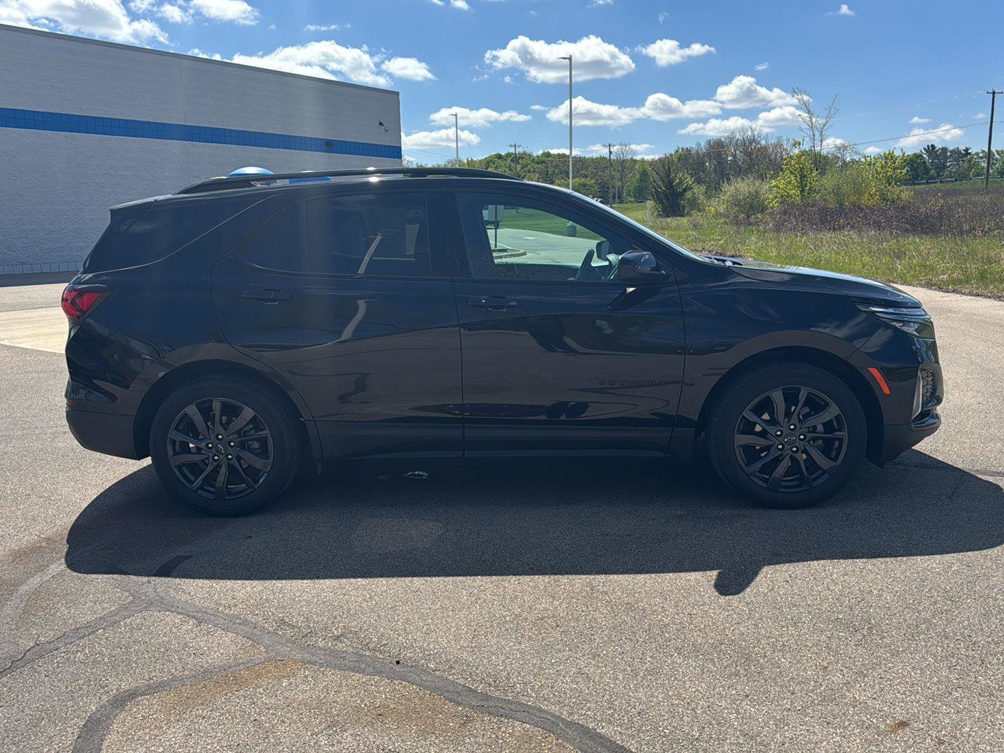 Used 2023 Chevrolet Equinox RS FWD image 7