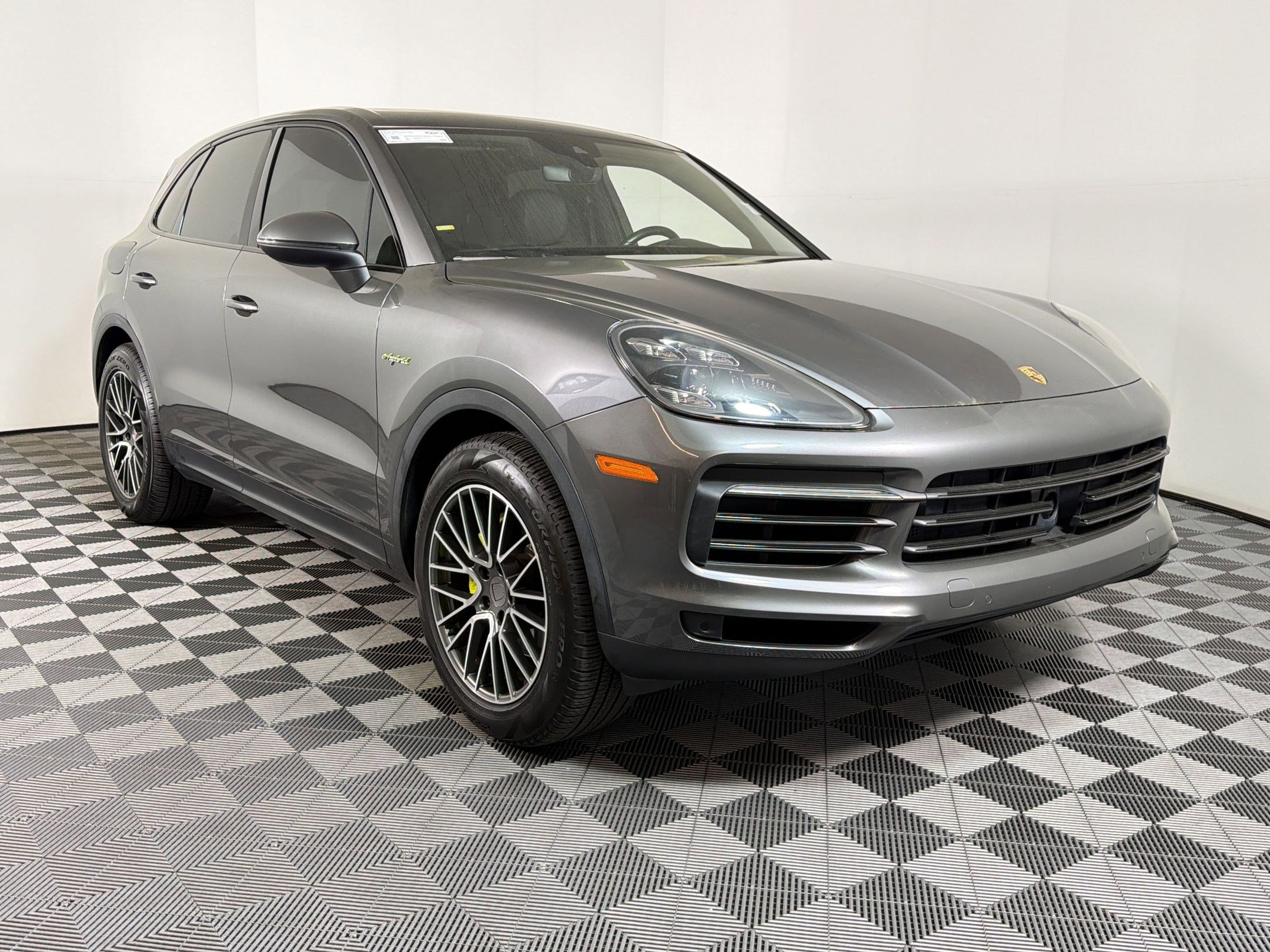 Used 2019 Porsche Cayenne E-Hybrid image 6