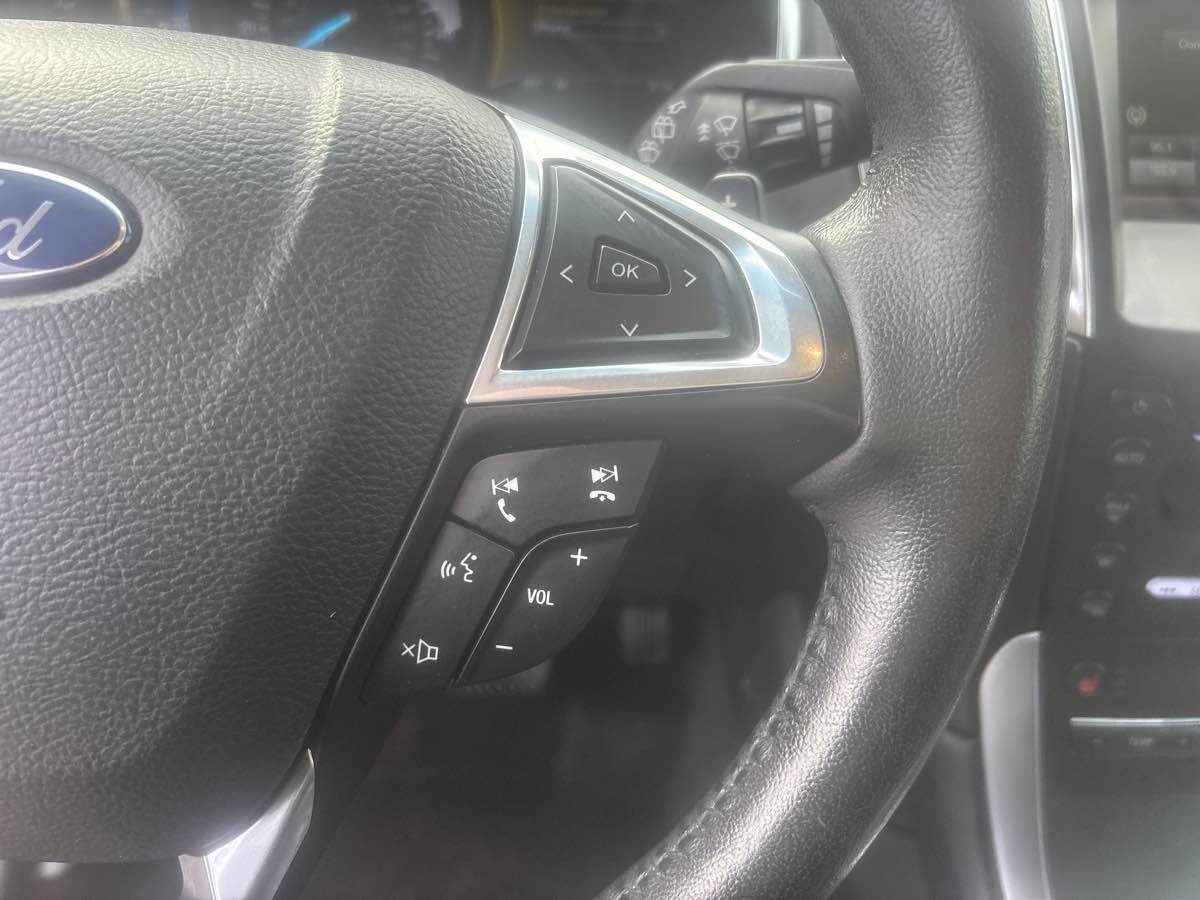 Used 2015 Ford Edge Titanium image 14