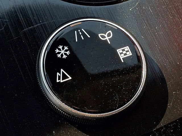 Used 2024 Nissan Rogue SV image 24