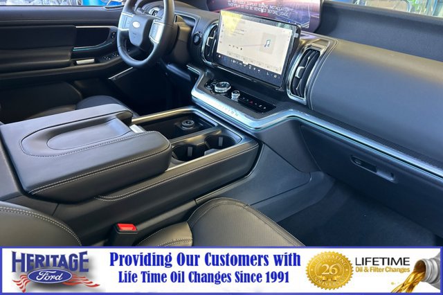 New 2026 Ford Expedition Platinum w/ Stealth Performance Package AWD/4WD image 17