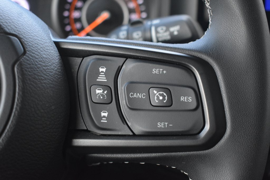 Used 2025 Jeep Wrangler Sport S image 16