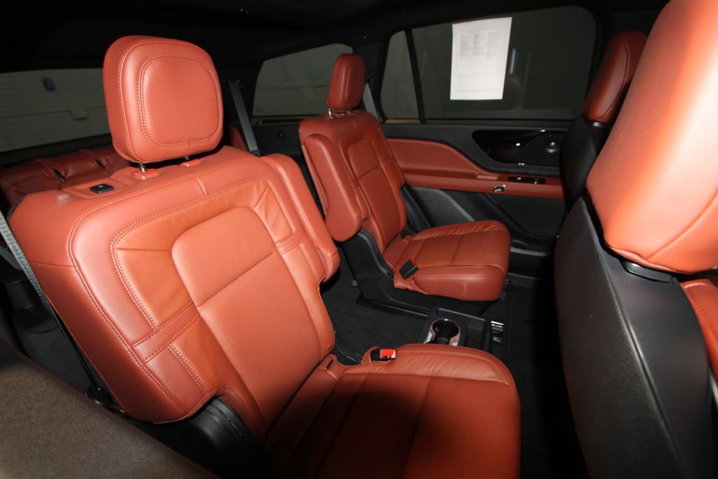 Used 2025 Lincoln Aviator Reserve w/ Jet Appearance Package image 25