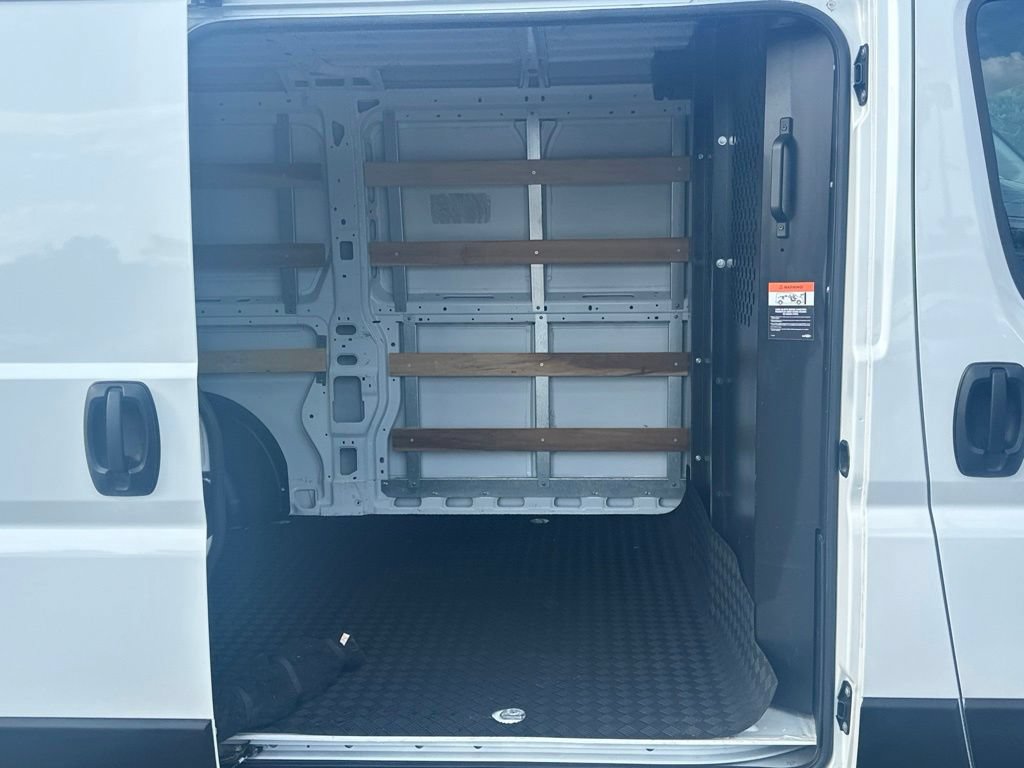 Used 2025 RAM ProMaster 2500 w/ U-Haul Equipment Group FWD image 31