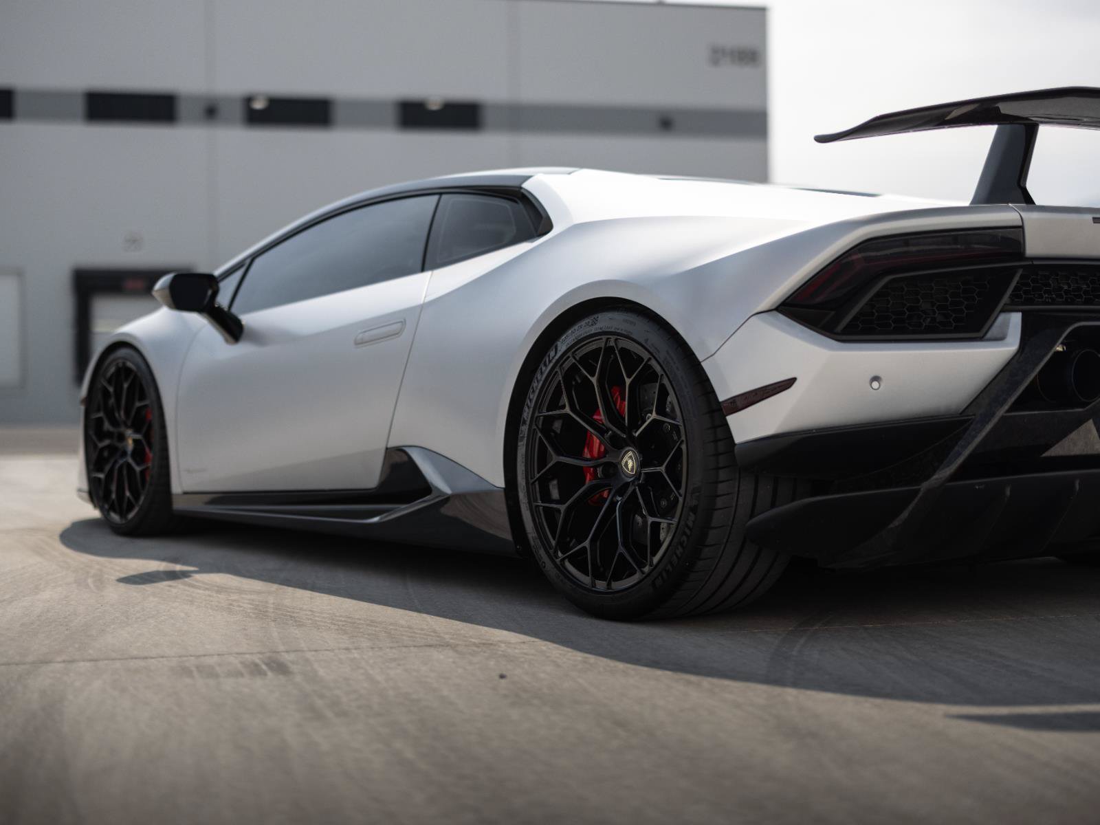 Used 2018 Lamborghini Huracan AWD/4WD image 26