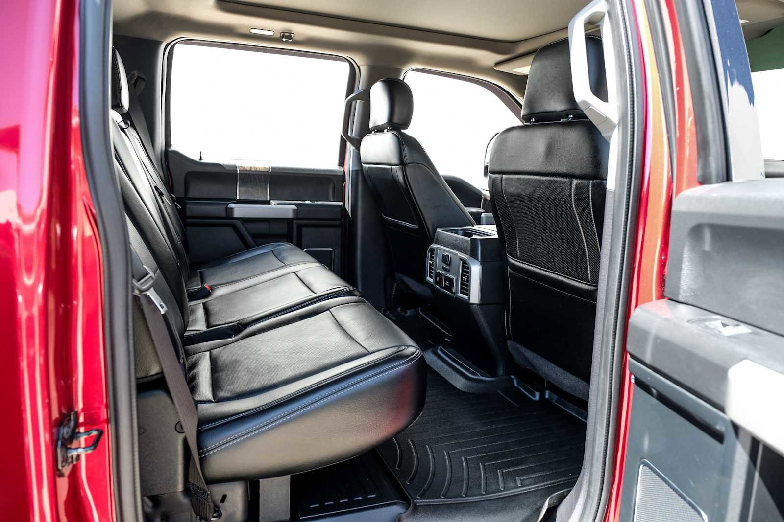 Used 2018 Ford F350 Lariat w/ Lariat Ultimate Package image 38