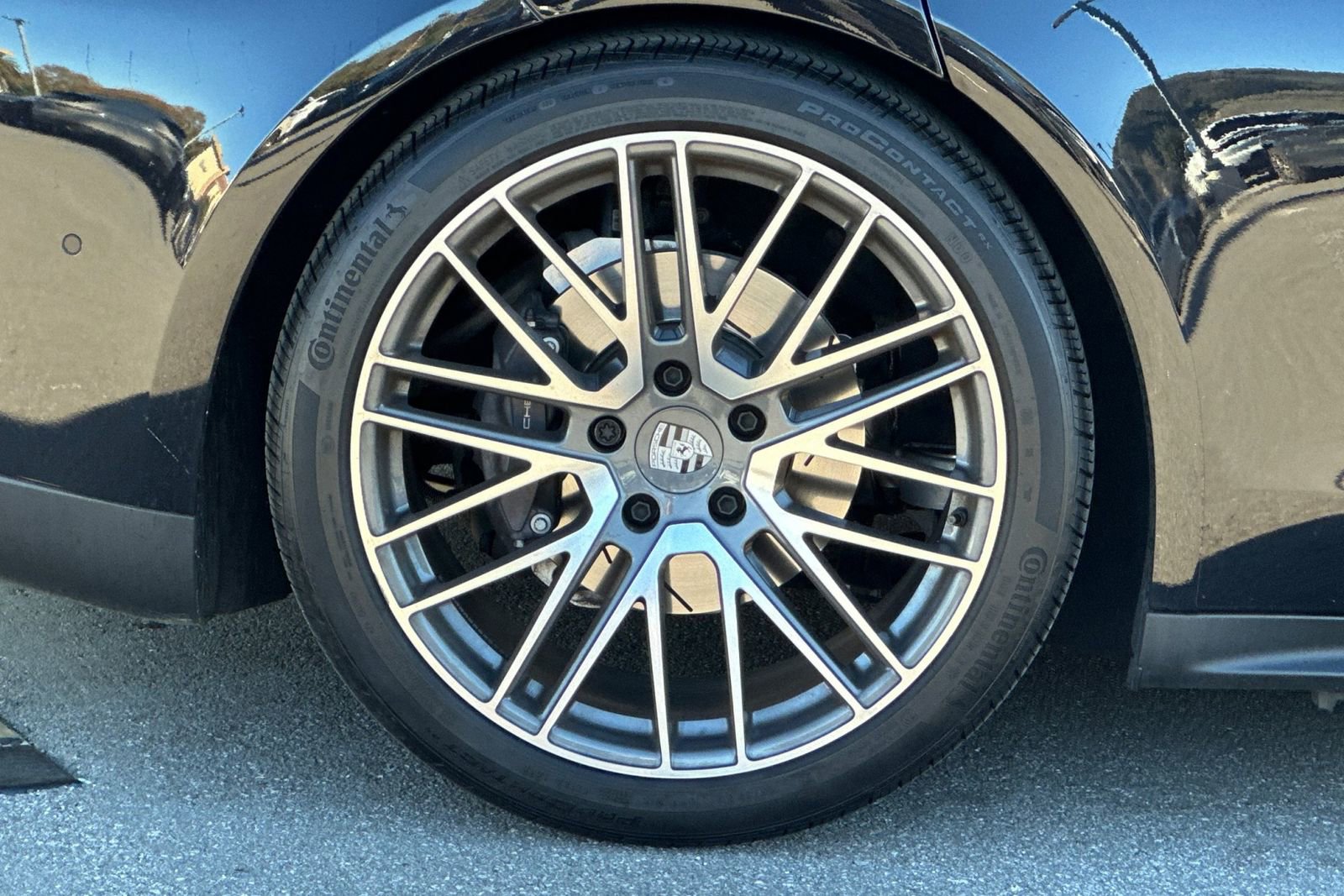 Used 2024 Porsche Panamera image 43