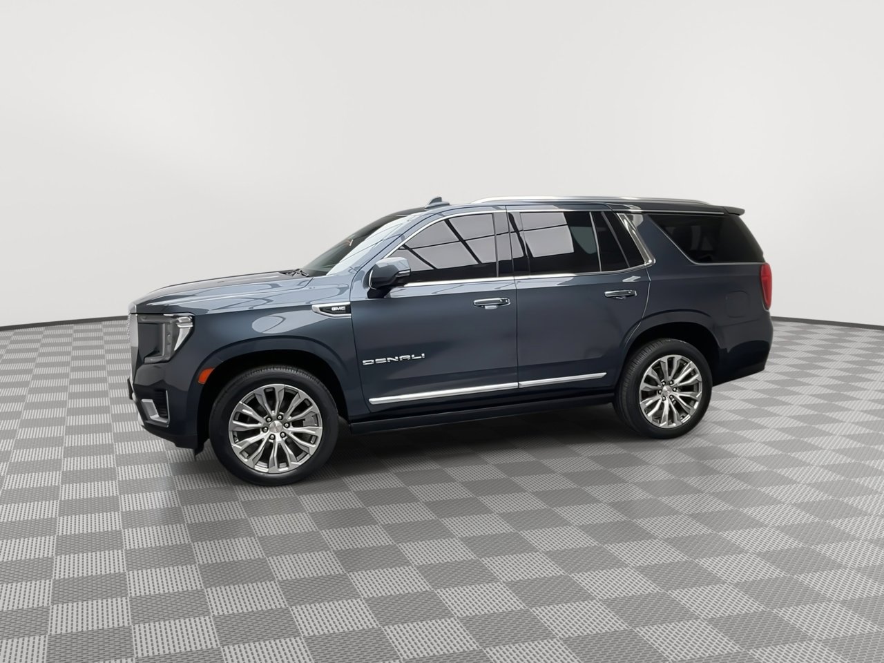 Certified 2021 GMC Yukon Denali w/ Denali Premium Package AWD/4WD image 43