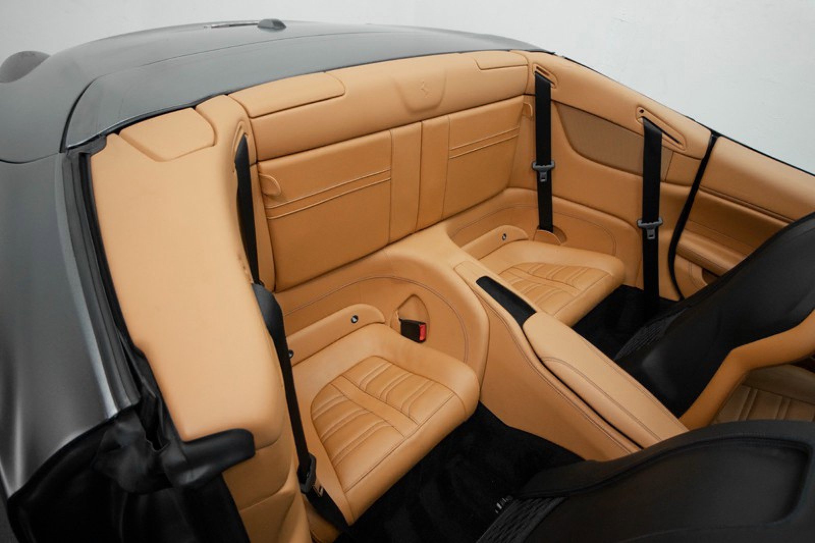 Used 2016 Ferrari California T RWD image 54