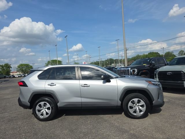 Used 2023 Toyota RAV4 LE image 3
