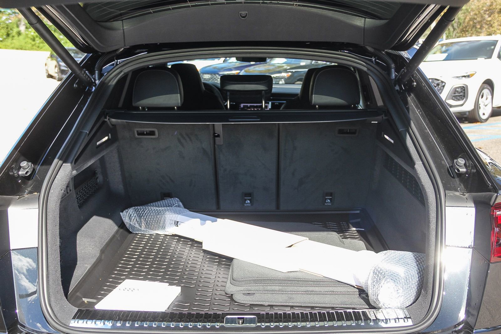 New 2026 Audi SQ8 Prestige image 22