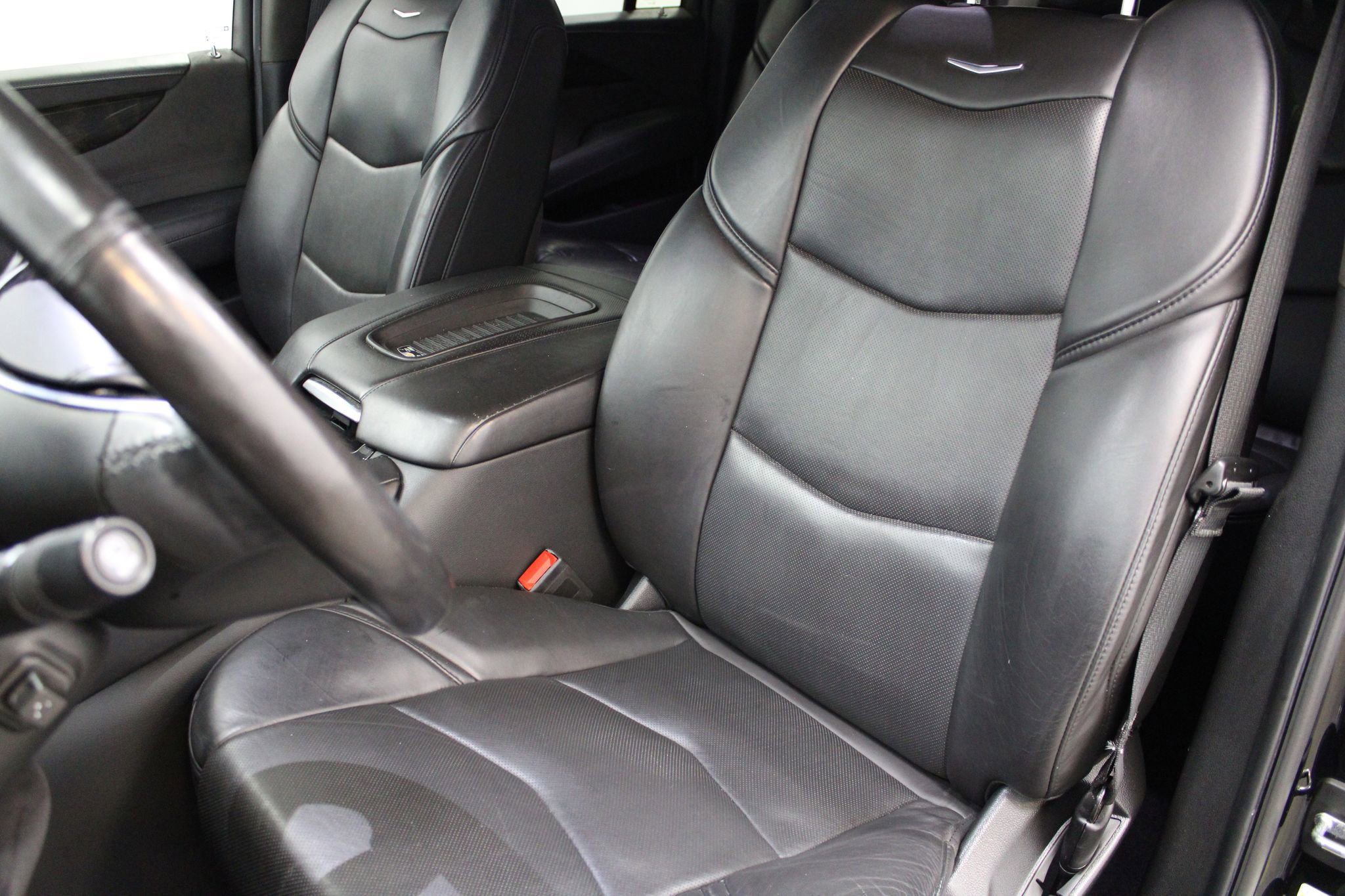 Used 2020 Cadillac Escalade ESV Platinum AWD/4WD image 15