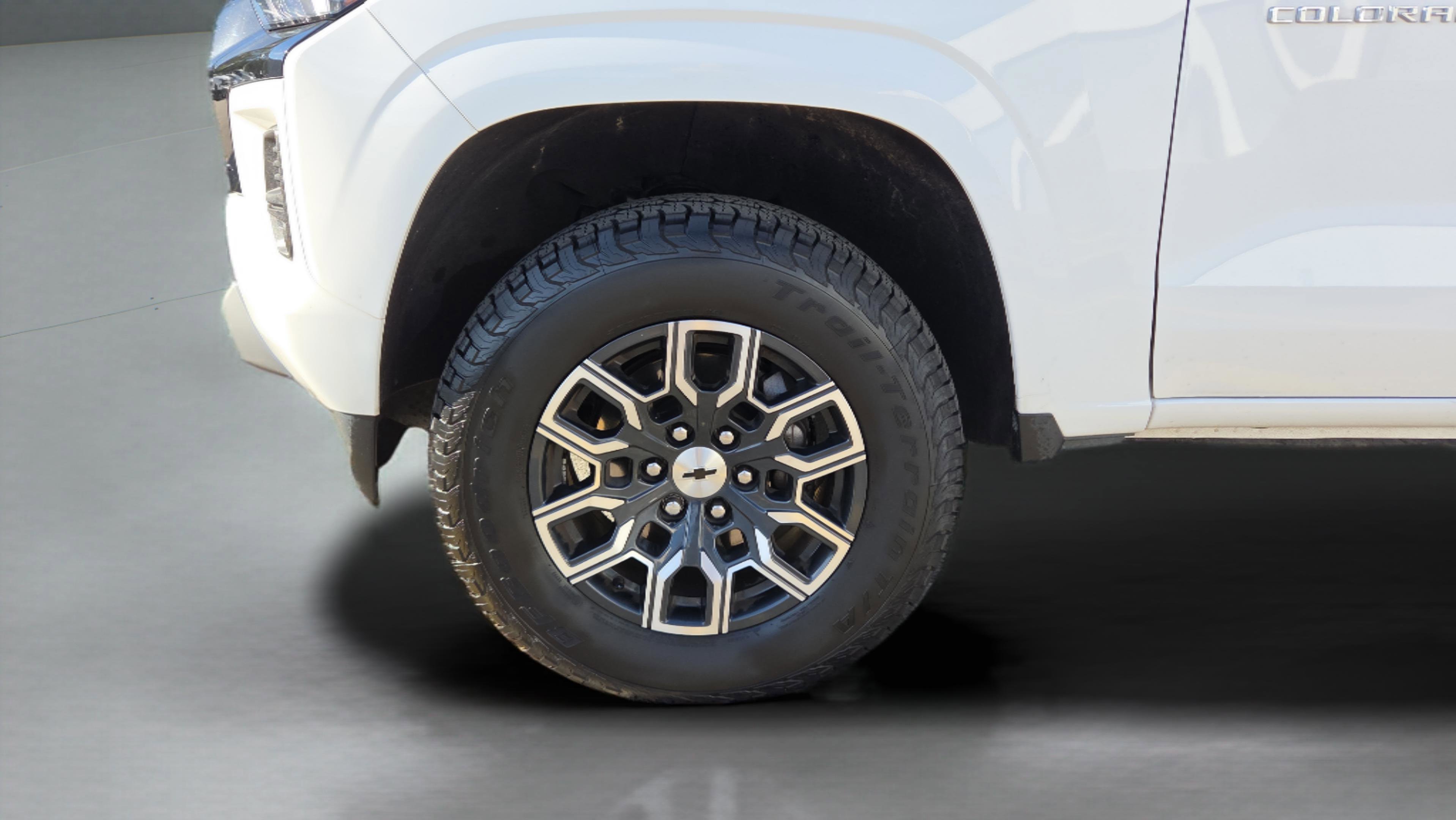 Used 2023 Chevrolet Colorado Z71 w/ Z71 Convenience Package 2 image 30