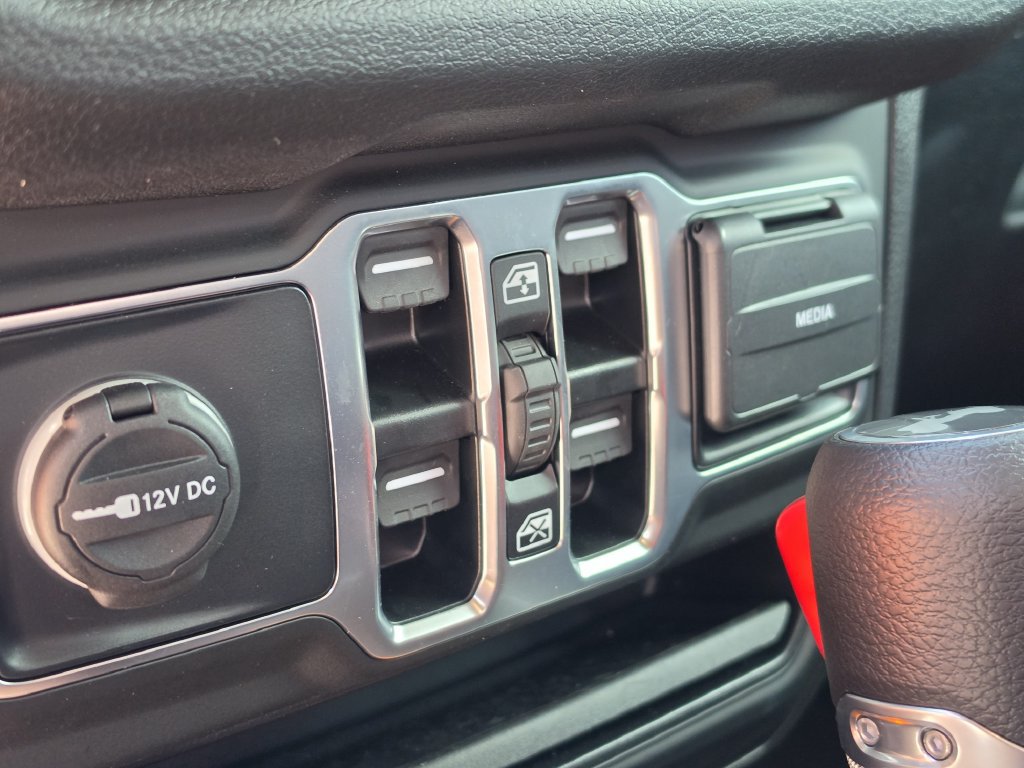 Certified 2025 Jeep Wrangler Unlimited Sport AWD/4WD image 16