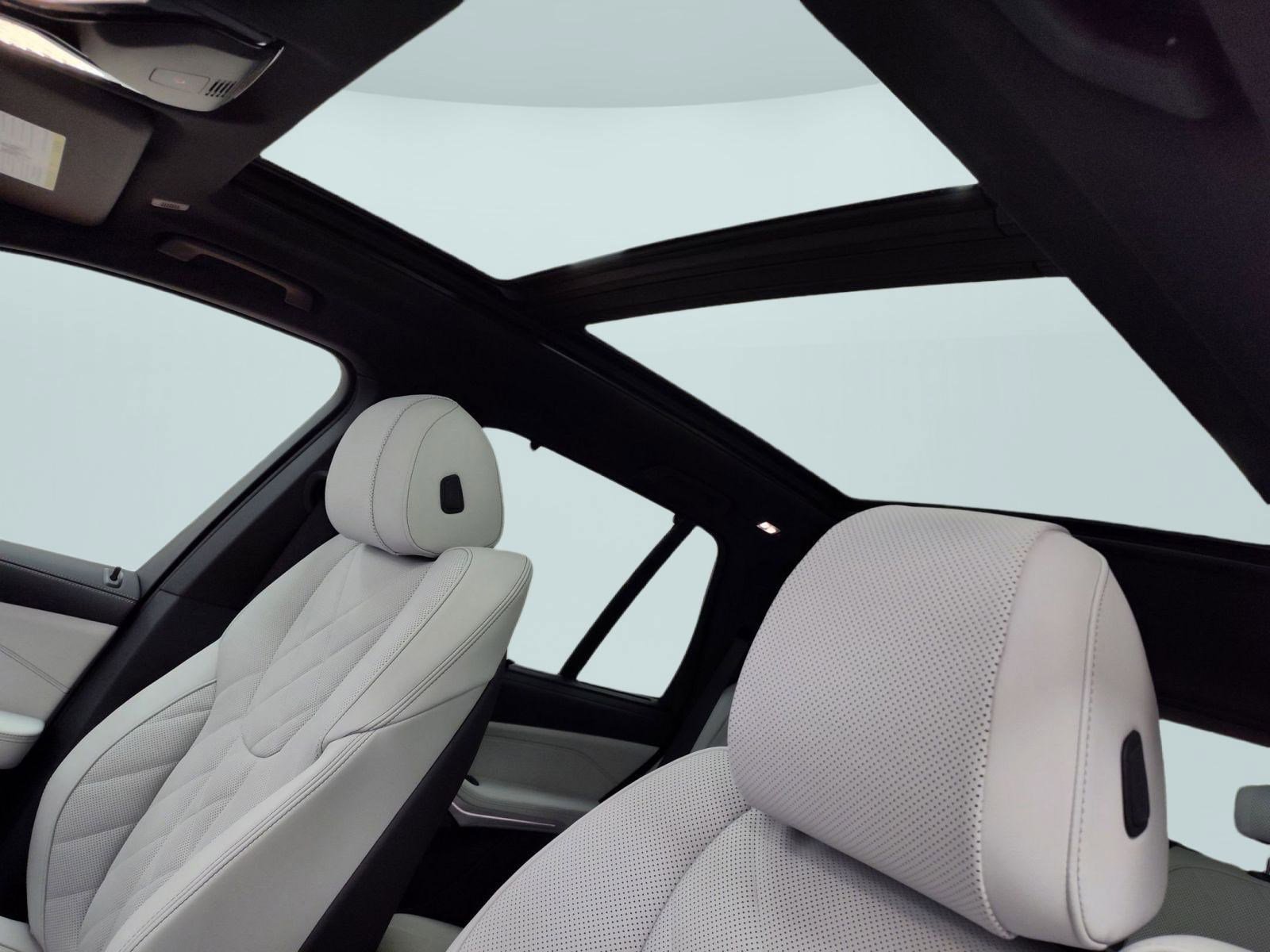 Used 2026 BMW X5 xDrive40i w/ Executive Package image 15