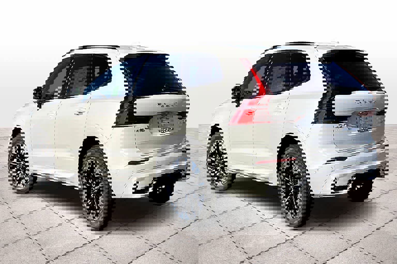 New 2026 Volvo XC60 B5 Plus w/ Protection Package Premier image 3