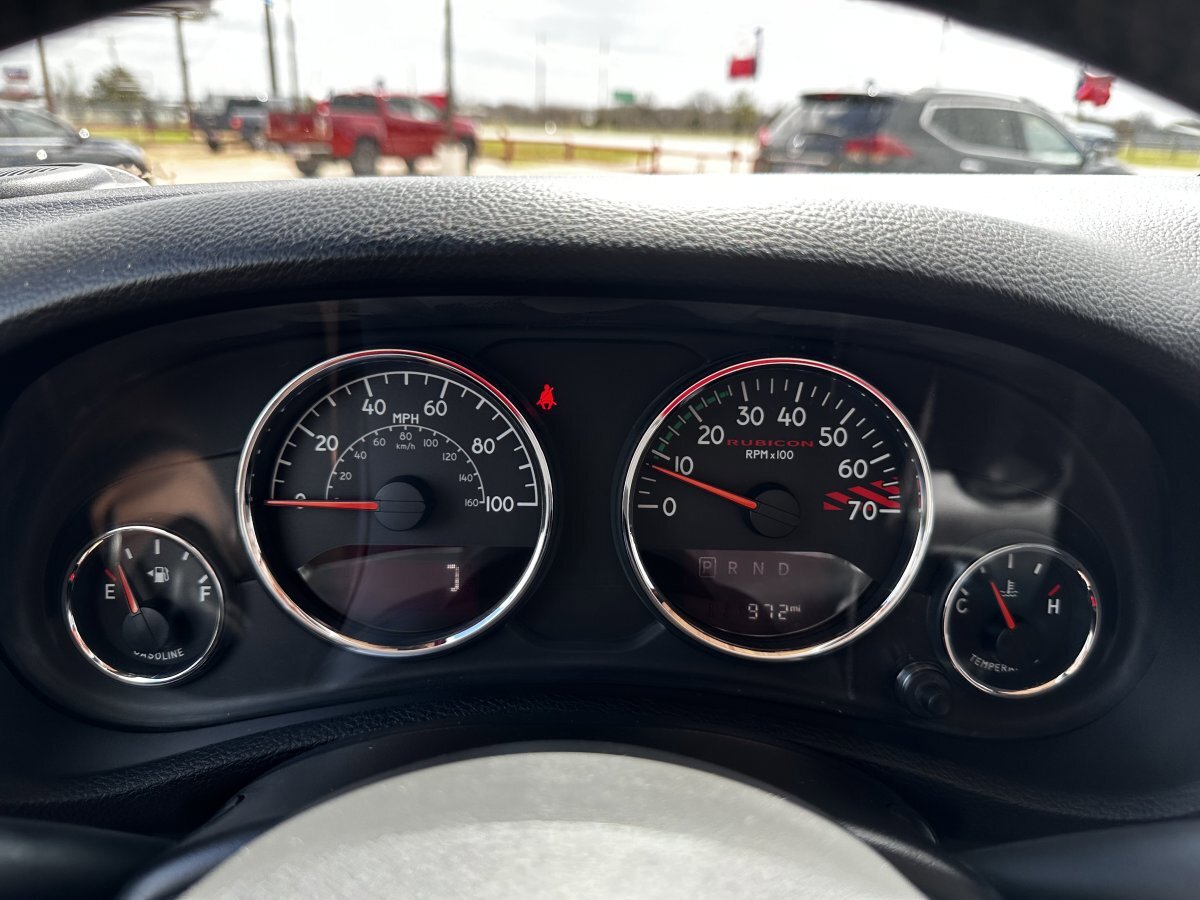 Used 2015 Jeep Wrangler Unlimited Rubicon AWD/4WD image 22