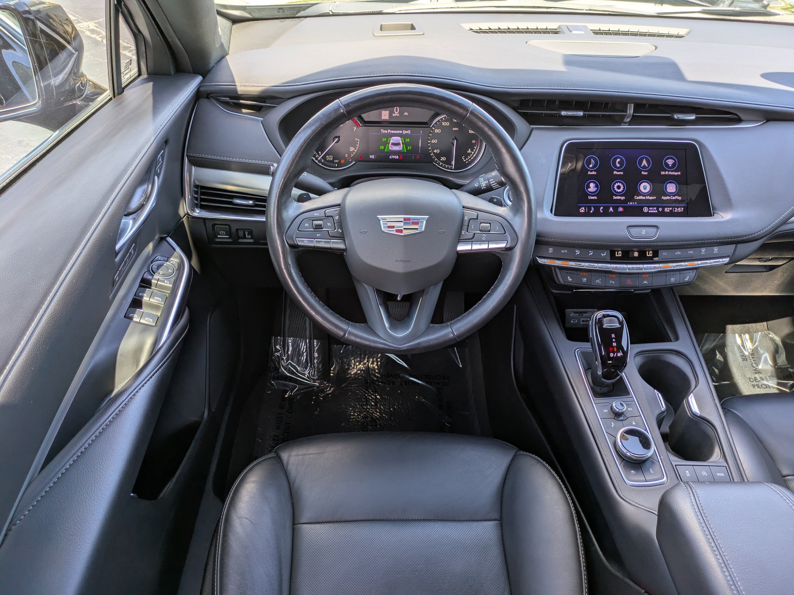 Used 2022 Cadillac XT4 Premium Luxury w/ Enhanced Visibility Package image 15