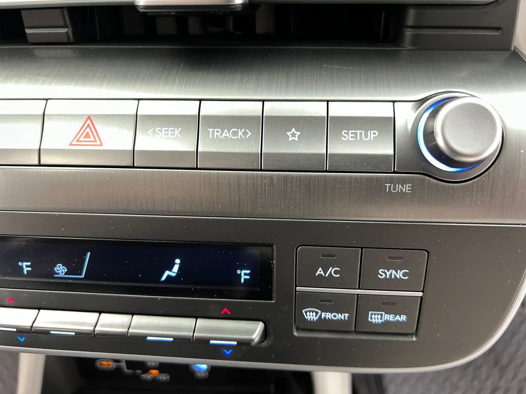 Used 2025 Hyundai Kona SEL FWD image 48