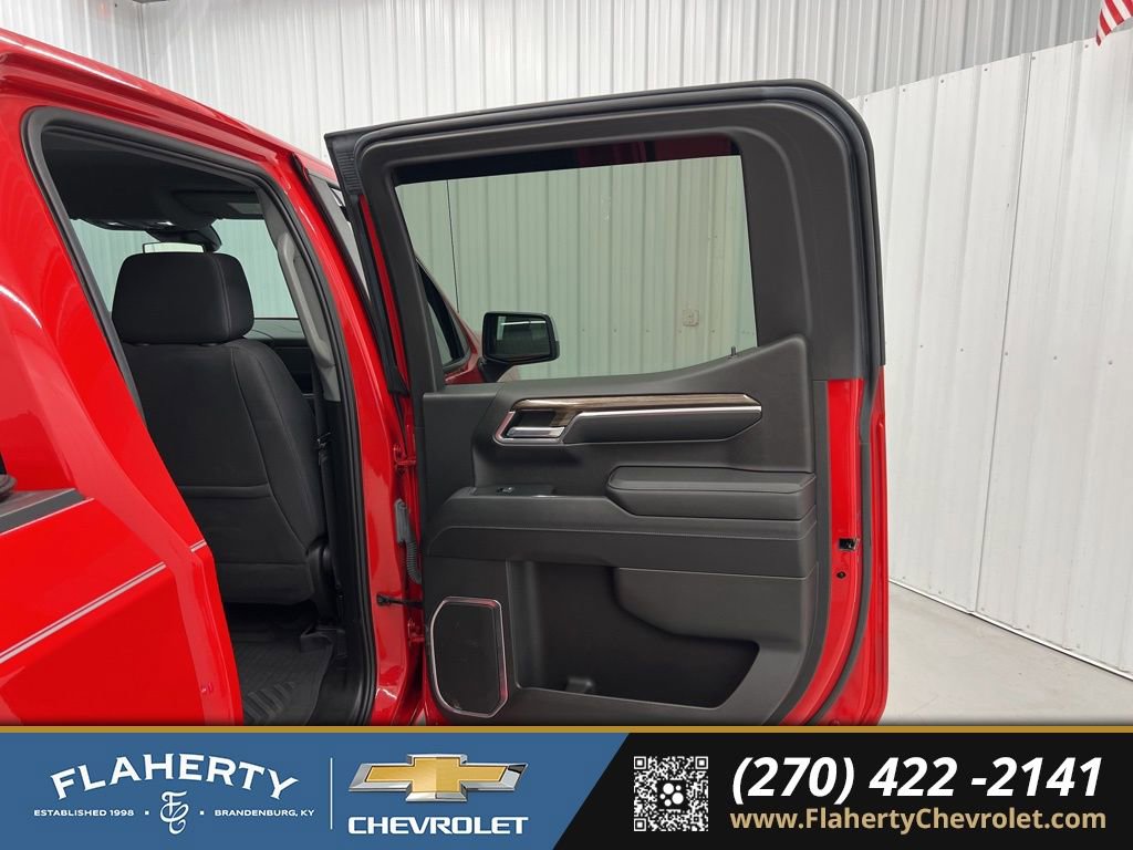 Used 2023 Chevrolet Silverado 1500 LT image 12