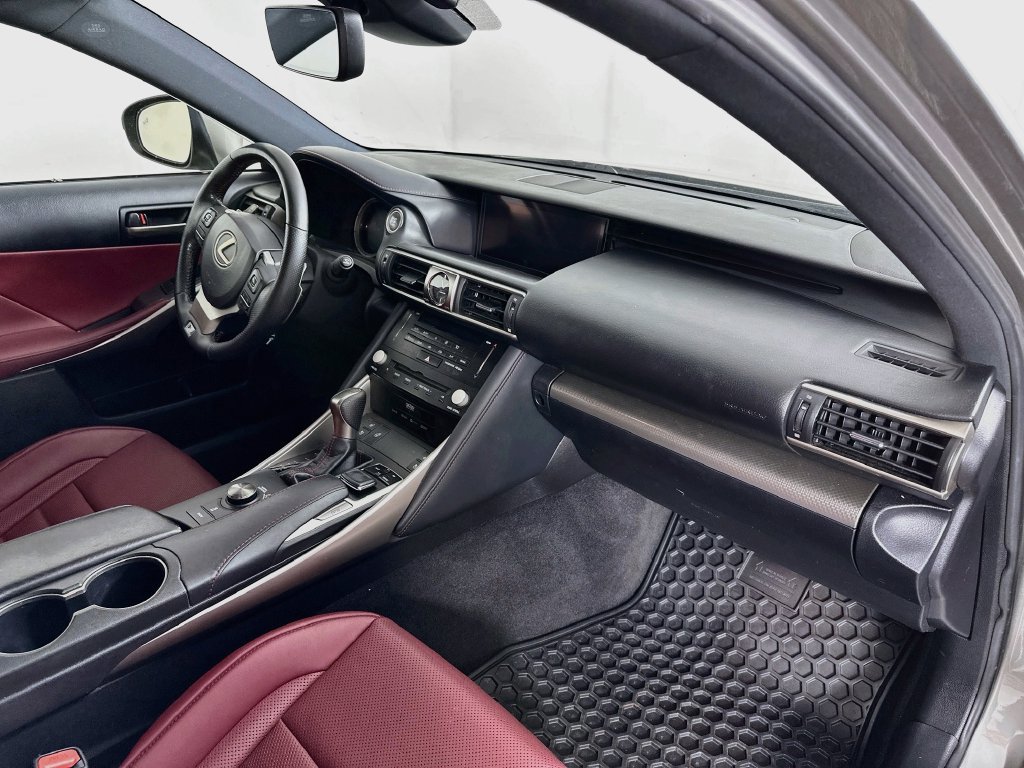 Used 2018 Lexus IS 350 AWD image 37