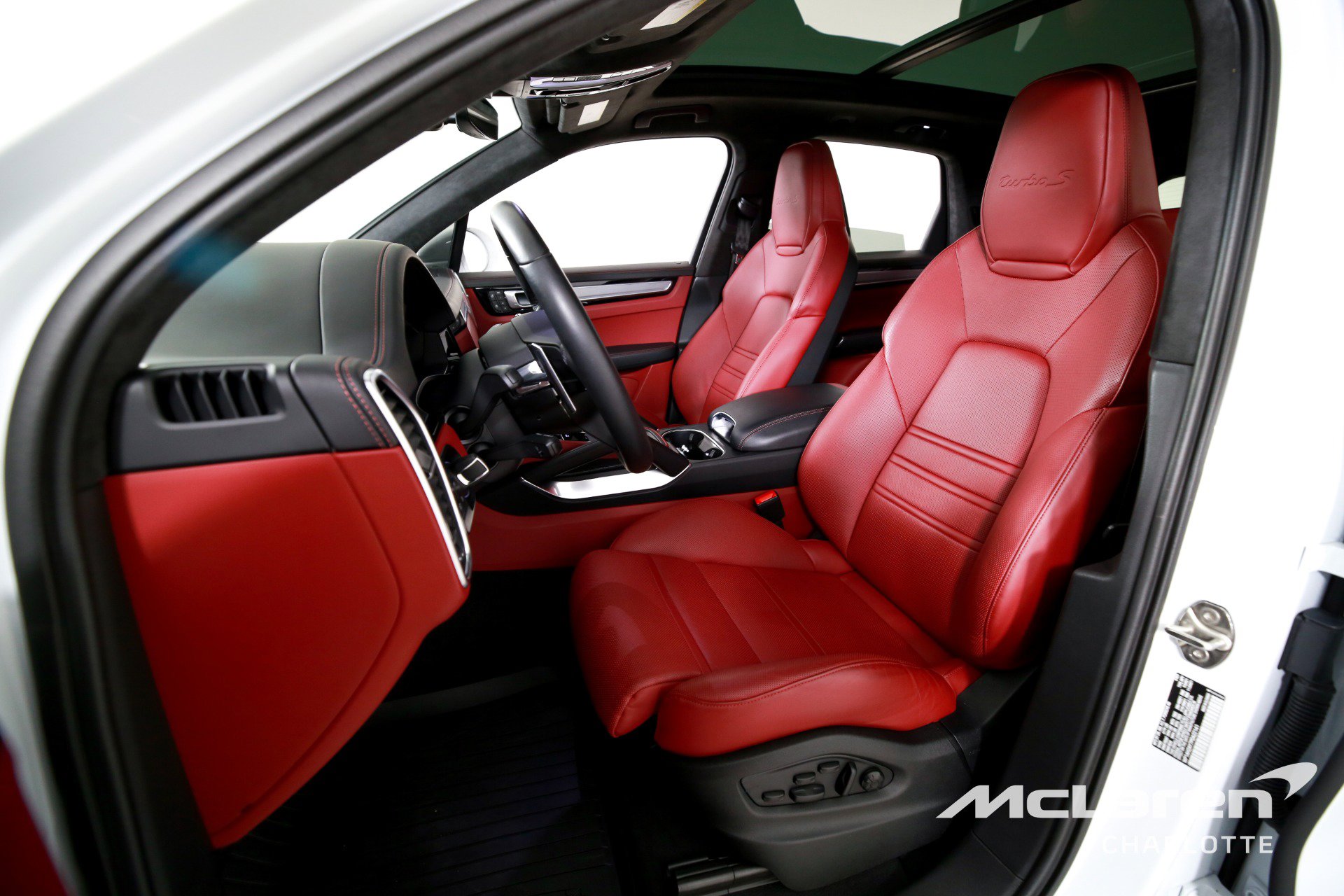 Used 2023 Porsche Cayenne Turbo S image 11