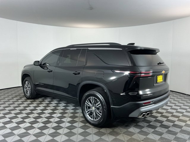 Used 2025 Chevrolet Traverse LT FWD image 7