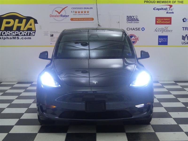 Used 2021 Tesla Model Y Long Range AWD/4WD image 2