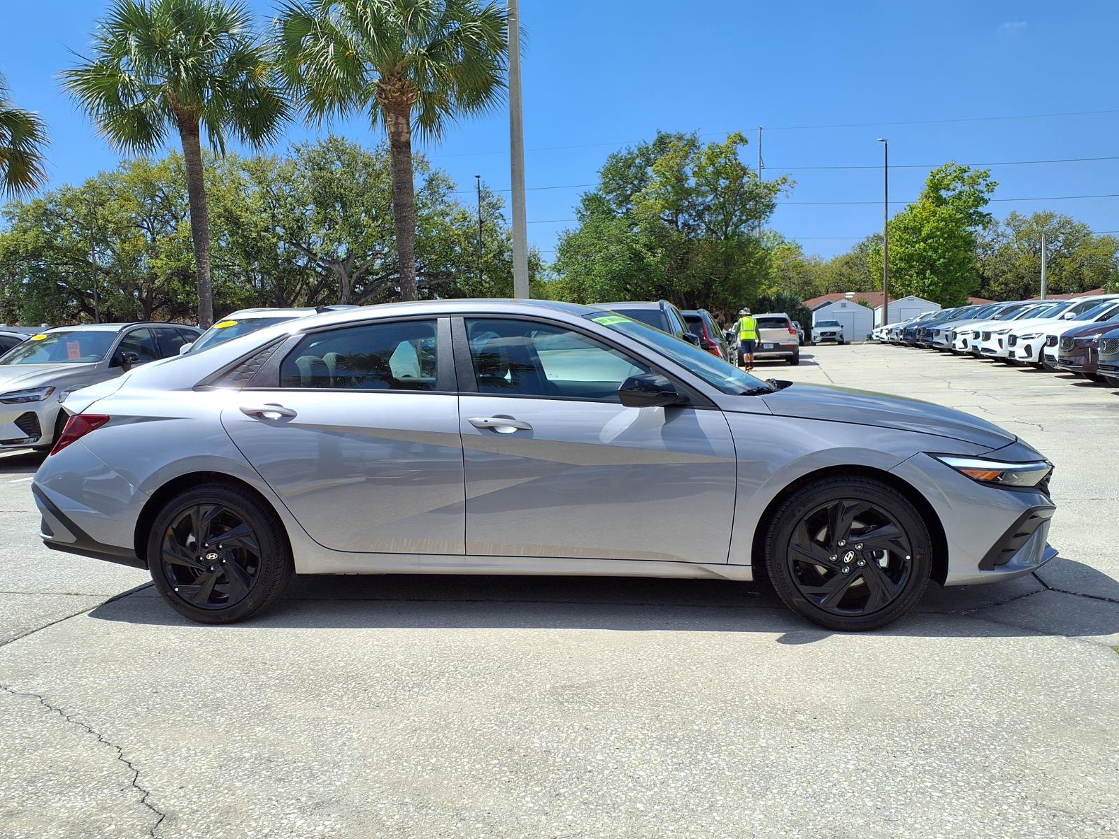 Used 2026 Hyundai Elantra Sport image 8