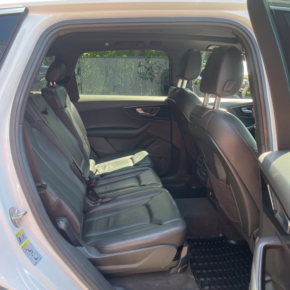 Used 2018 Audi Q7 3.0T Premium Plus w/ Premium Plus Package AWD/4WD image 11