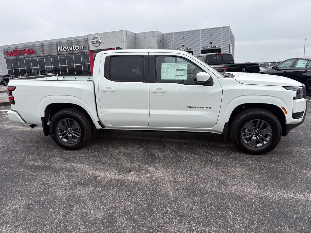 New 2027 Nissan Frontier SV RWD image 5