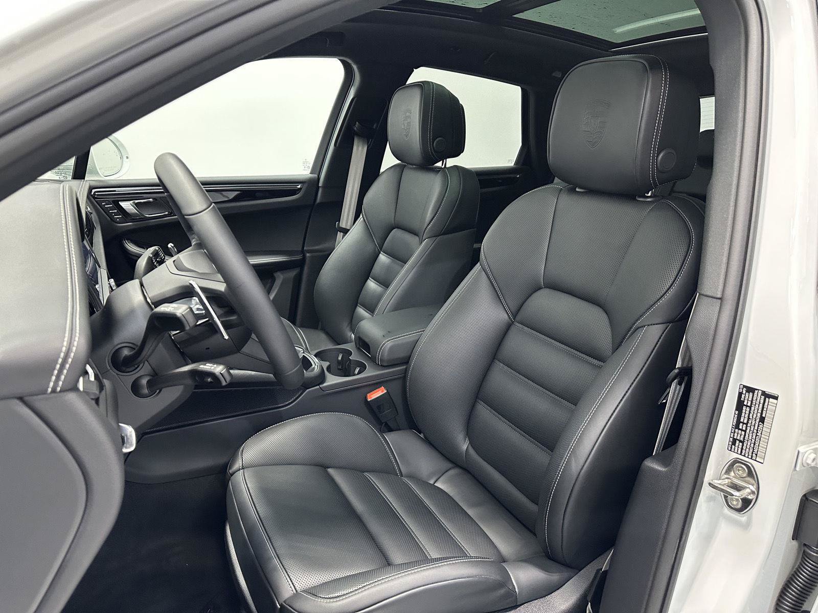 New 2026 Porsche Macan S AWD/4WD image 5