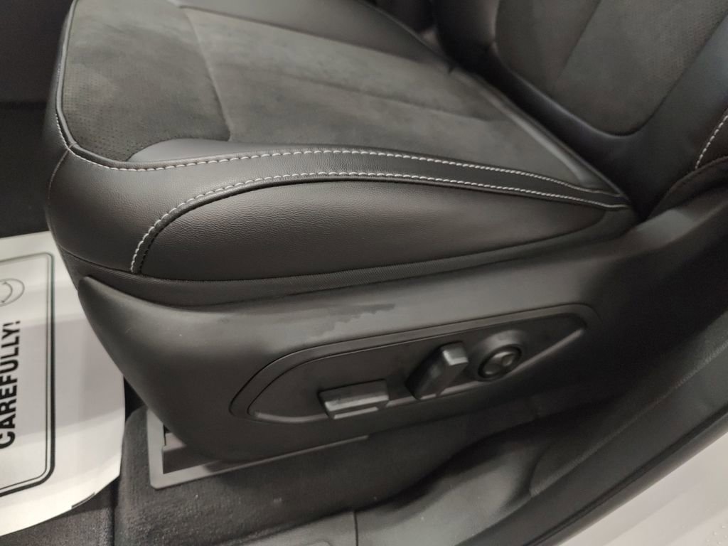 New 2025 Jeep Grand Cherokee L Altitude image 30