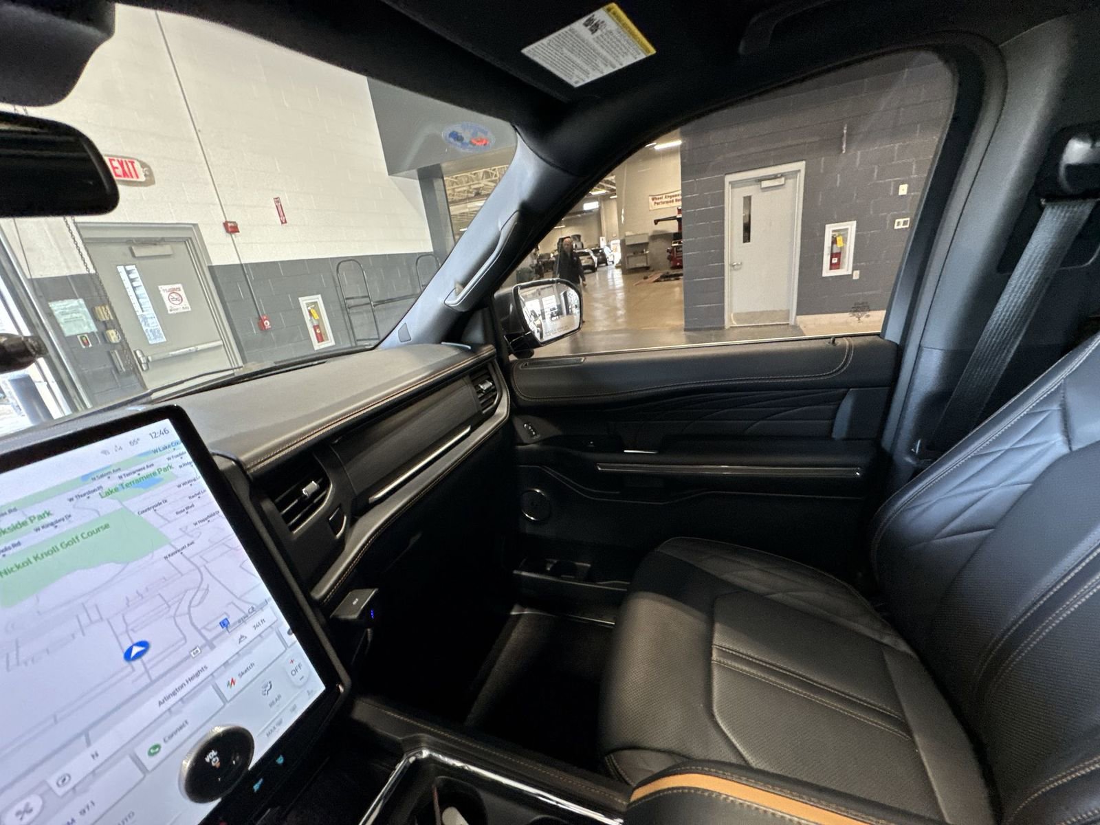 Used 2023 Ford Expedition Max Platinum image 3
