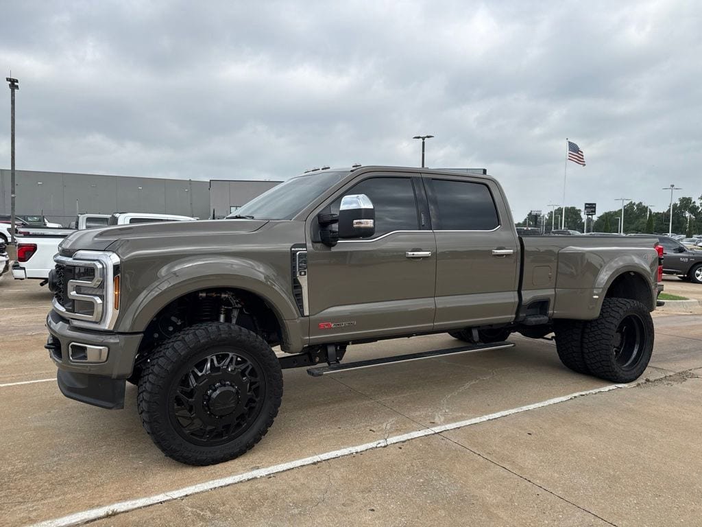 Used 2026 Ford F450 Platinum w/ Platinum Plus Package AWD/4WD image 4