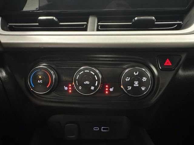 Used 2024 Chevrolet Trax RS w/ Sunroof Package FWD image 16