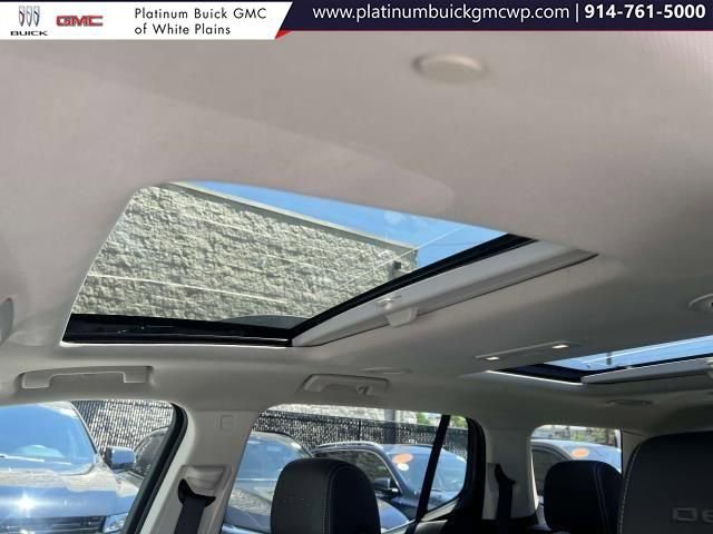Used 2022 GMC Acadia Denali w/ Denali Technology Package image 19